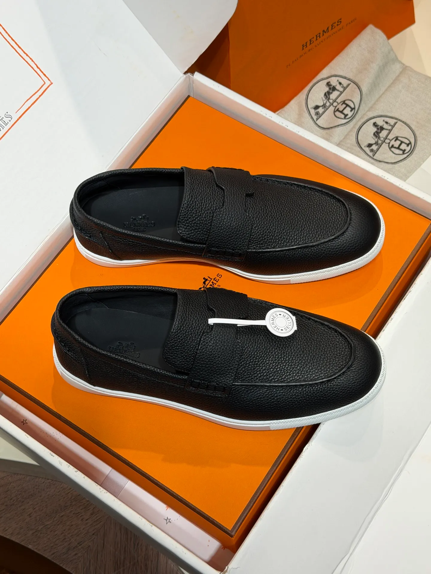 【HERMES】Top P:800💰-Size: 39-44 (38.45. Customized) H Home Freesstyle Men's Loafers Calfskin and Epsom Heritage calfskin high-top sports shoes, the soles are decorated with saddle stud buckle patterns, creating a modern urban style. Imported cowhide + cowhide lining + customized TPU outsole.